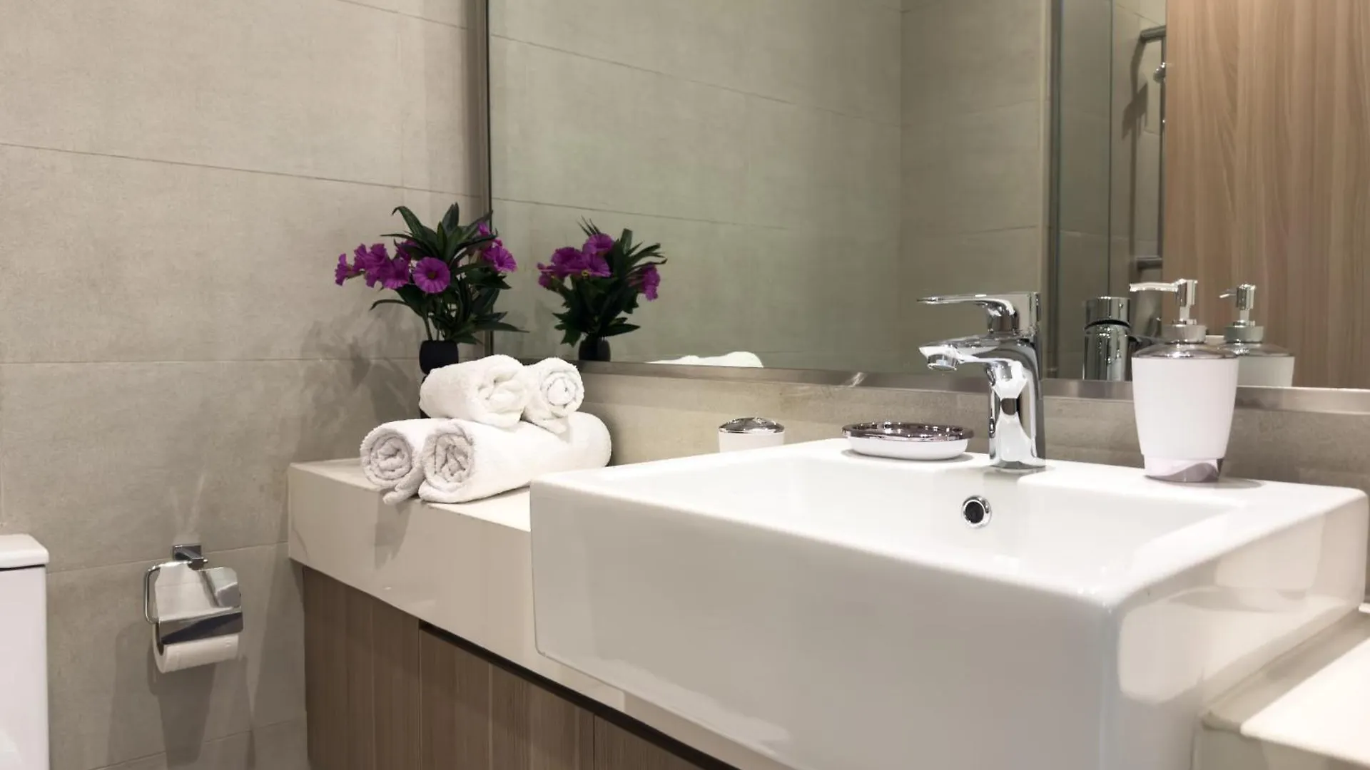 Studio In Azizi Riviera Dubai United Arab Emirates