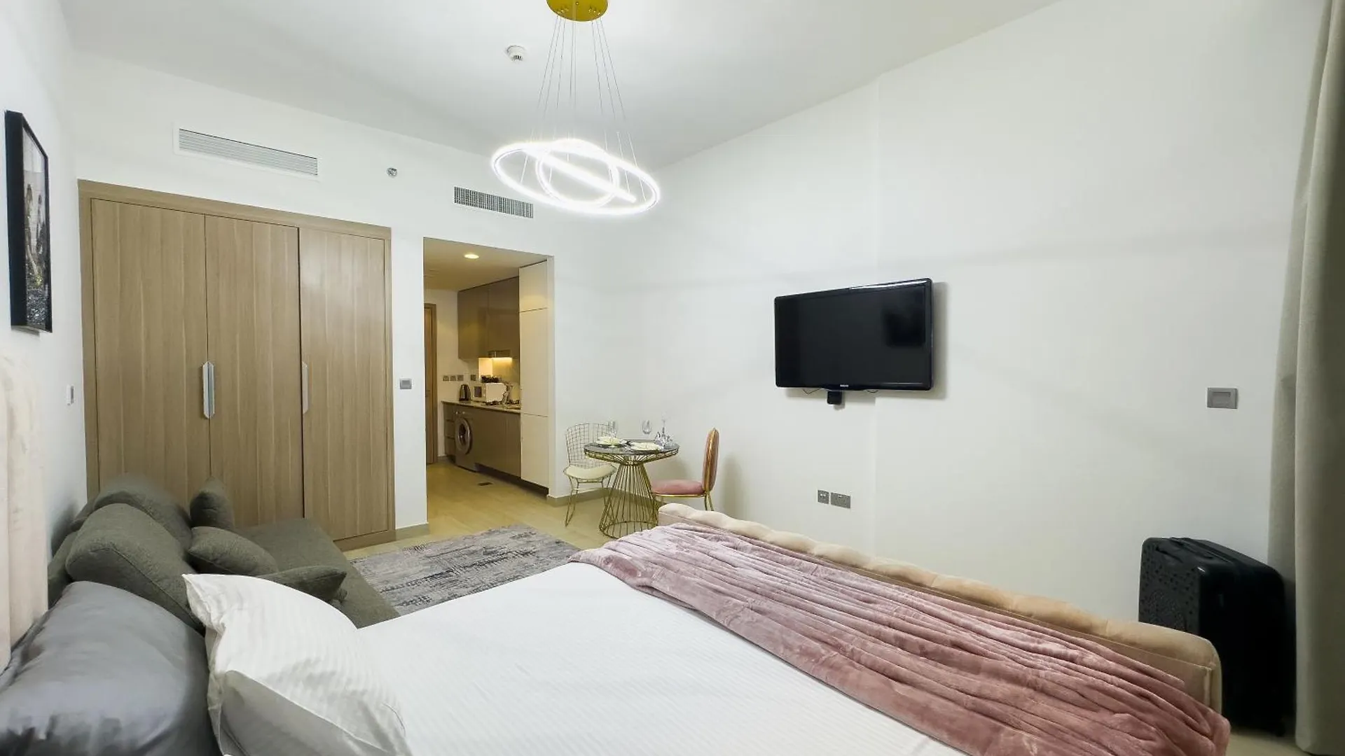 Studio In Azizi Riviera Dubai